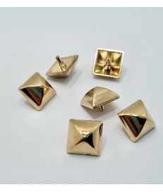 ADORNO PIRAMIDE 15MM ORO